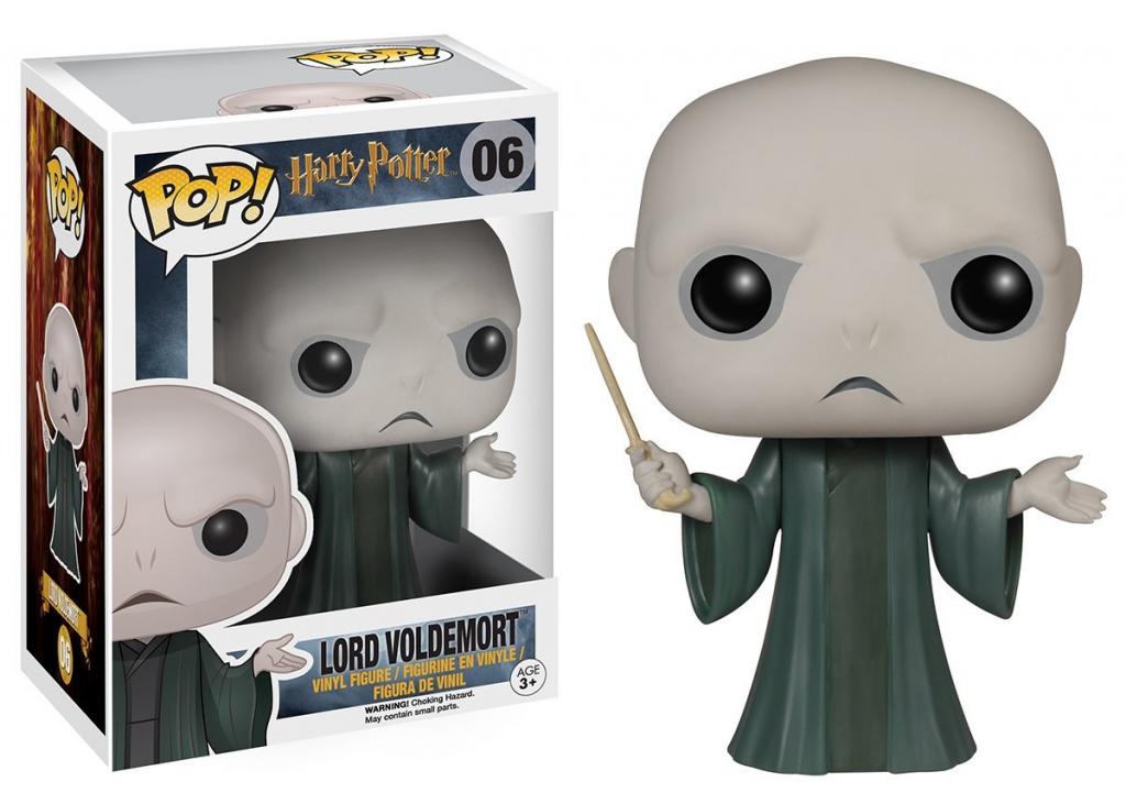 Osez affronter le côté sombre de la magie avec cette imposante figurine Funko Pop de Lord Voldemort, l'antagoniste emblématique de la série Harry Potter.
