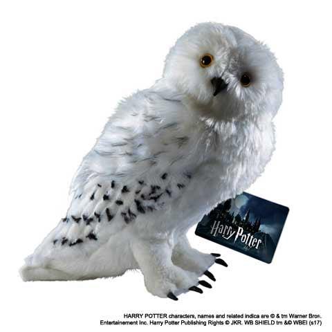 Accueillez chez vous un morceau du monde magique de "Harry Potter" avec cette adorable peluche Hedwige de 30 cm.